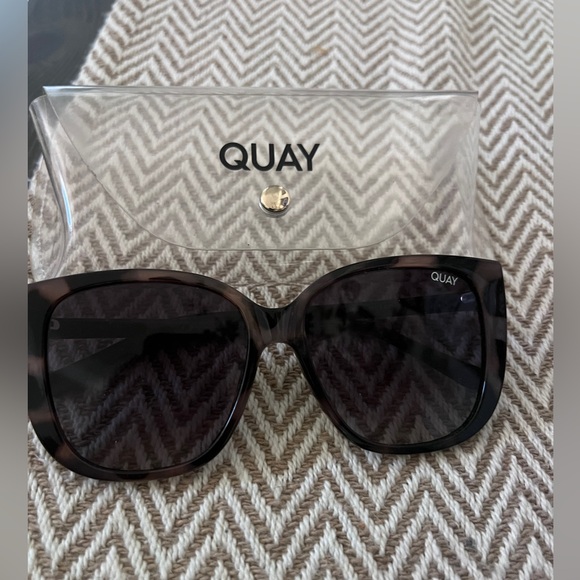 Quay Australia Accessories - Quay Australia Ever After Tortoise Sunglasses